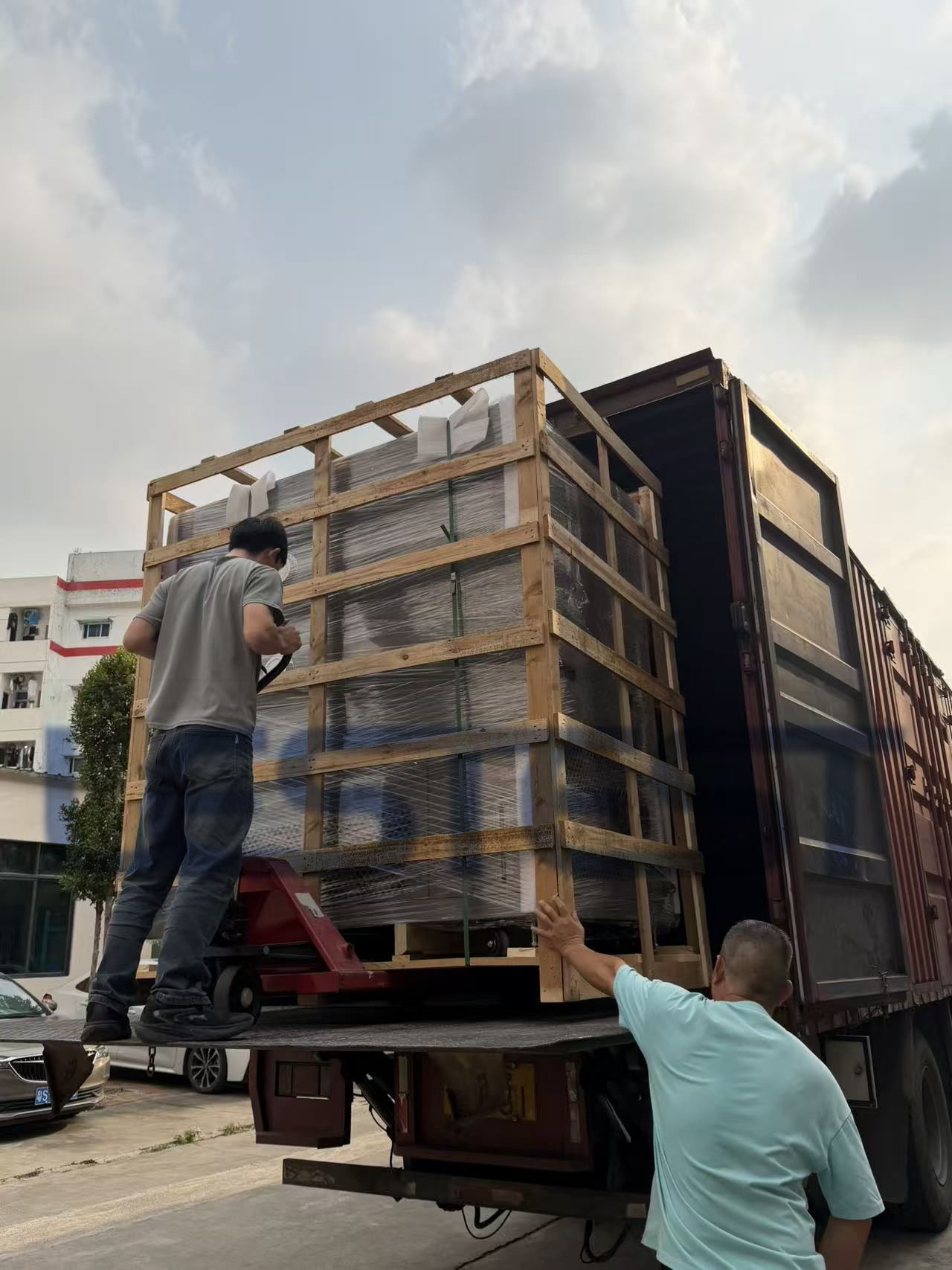 年前订货 年后履约‖莱思恒温箱顺利出货(图1)